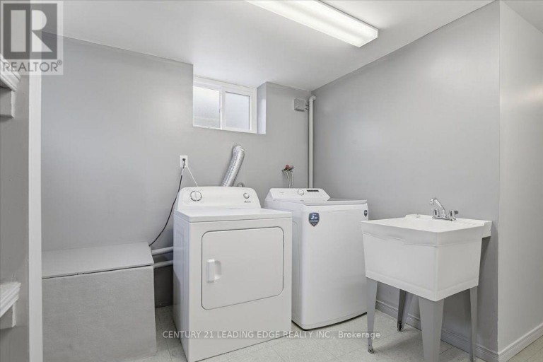 300 ANNSHEILA DRIVE, Georgina (Keswick South), Ontario, L4P3A5