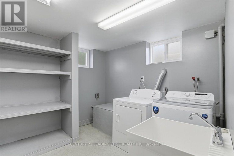 300 ANNSHEILA DRIVE, Georgina (Keswick South), Ontario, L4P3A5