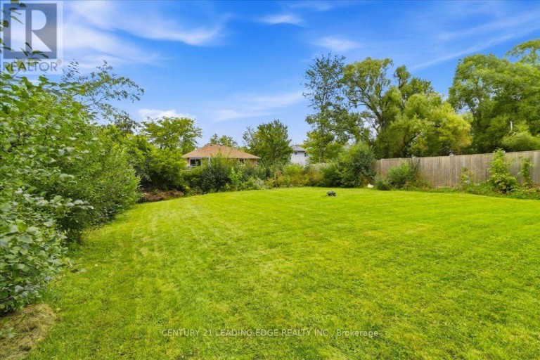 300 ANNSHEILA DRIVE, Georgina (Keswick South), Ontario, L4P3A5