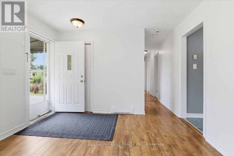 300 ANNSHEILA DRIVE, Georgina (Keswick South), Ontario, L4P3A5