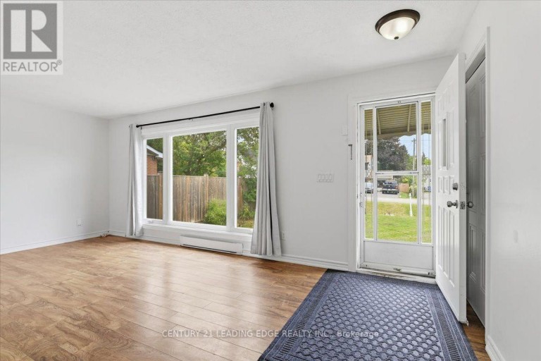 300 ANNSHEILA DRIVE, Georgina (Keswick South), Ontario, L4P3A5