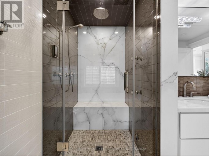 11 ORMSBY CRESCENT, Toronto (Forest Hill South), Ontario, M5P2V2