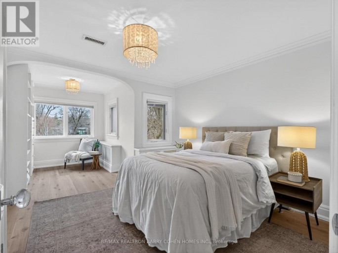 11 ORMSBY CRESCENT, Toronto (Forest Hill South), Ontario, M5P2V2