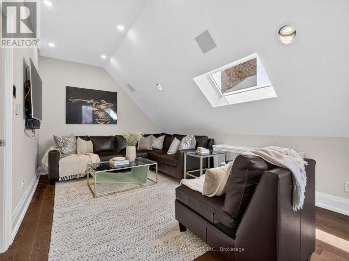 11 ORMSBY CRESCENT, Toronto (Forest Hill South), Ontario, M5P2V2