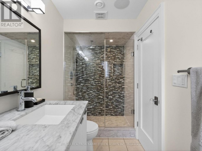 11 ORMSBY CRESCENT, Toronto (Forest Hill South), Ontario, M5P2V2