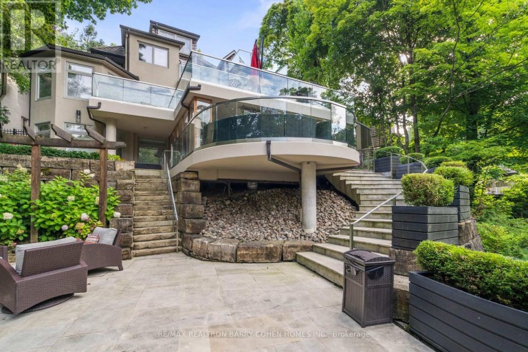 11 ORMSBY CRESCENT, Toronto (Forest Hill South), Ontario, M5P2V2