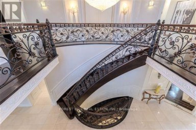 4 FIFESHIRE ROAD Toronto (St. Andrew-Windfields) Ontario photo 3