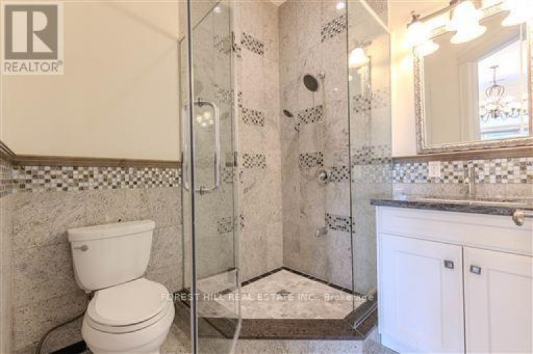 4 FIFESHIRE ROAD, Toronto (St. Andrew-Windfields), Ontario, M2L2G5