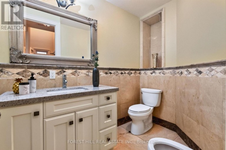 4 FIFESHIRE ROAD, Toronto (St. Andrew-Windfields), Ontario, M2L2G5
