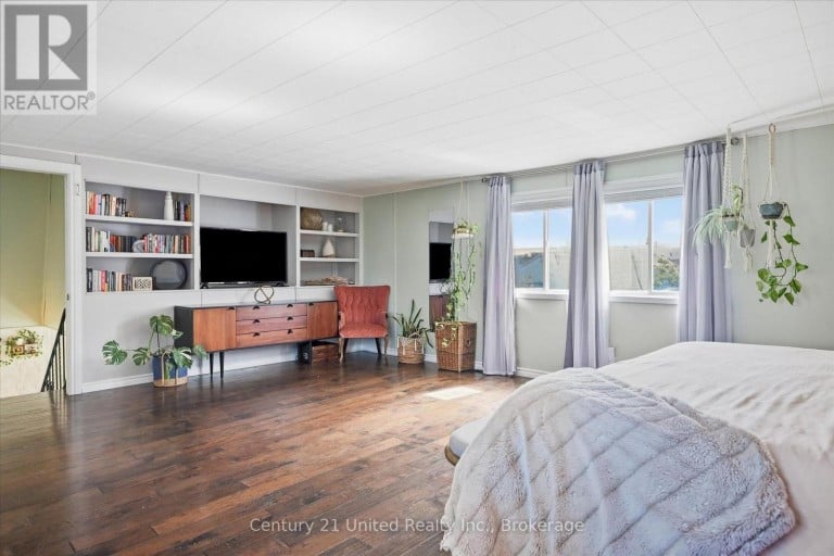 854 KAWARTHA DRIVE, Peterborough (Monaghan Ward 2), Ontario, K9J6L3