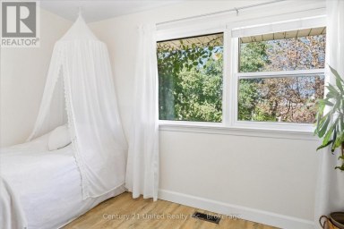 854 KAWARTHA DRIVE Peterborough (Monaghan Ward 2) Ontario photo 17
