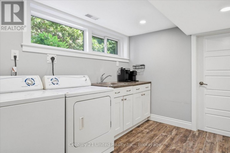 854 KAWARTHA DRIVE, Peterborough (Monaghan Ward 2), Ontario, K9J6L3