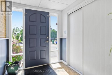 854 KAWARTHA DRIVE Peterborough (Monaghan Ward 2) Ontario photo 3