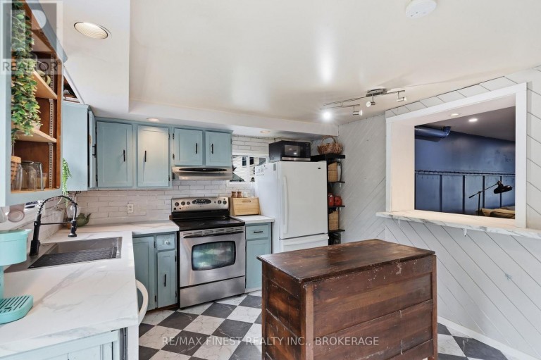 348 CHARLES STREET N, Gananoque, Ontario, K7G1V4