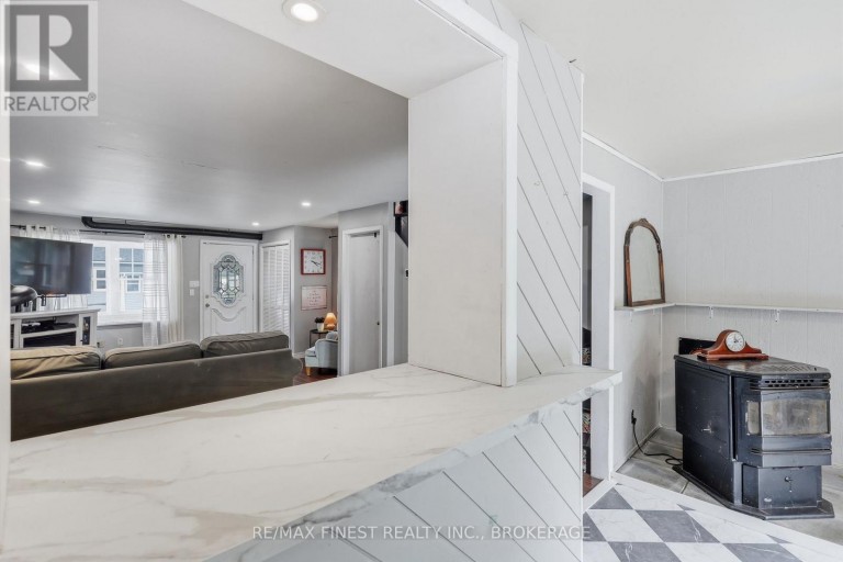 348 CHARLES STREET N, Gananoque, Ontario, K7G1V4