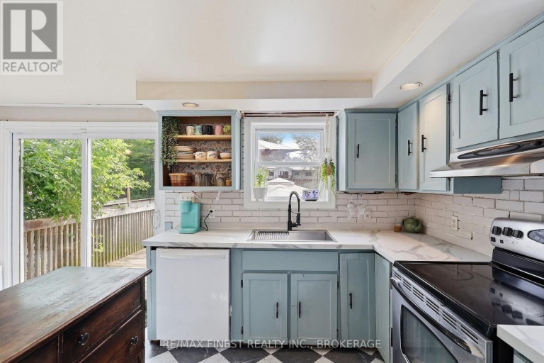 348 CHARLES STREET N, Gananoque, Ontario, K7G1V4