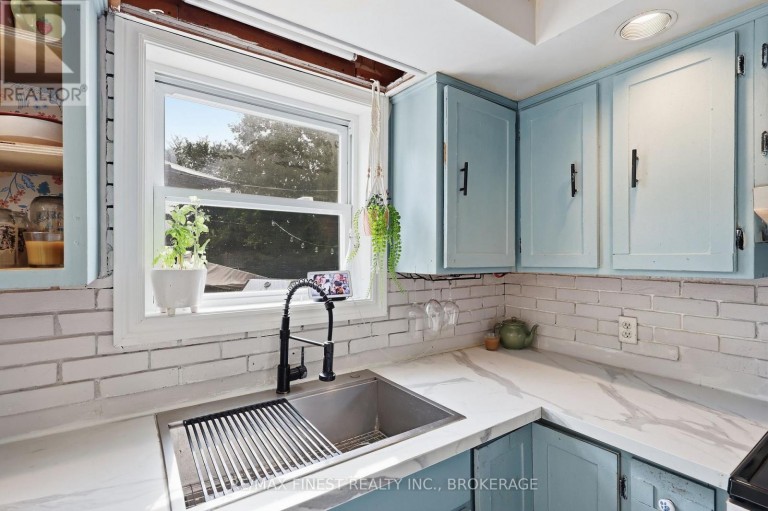 348 CHARLES STREET N, Gananoque, Ontario, K7G1V4