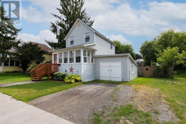 348 CHARLES STREET N Gananoque Ontario photo 2