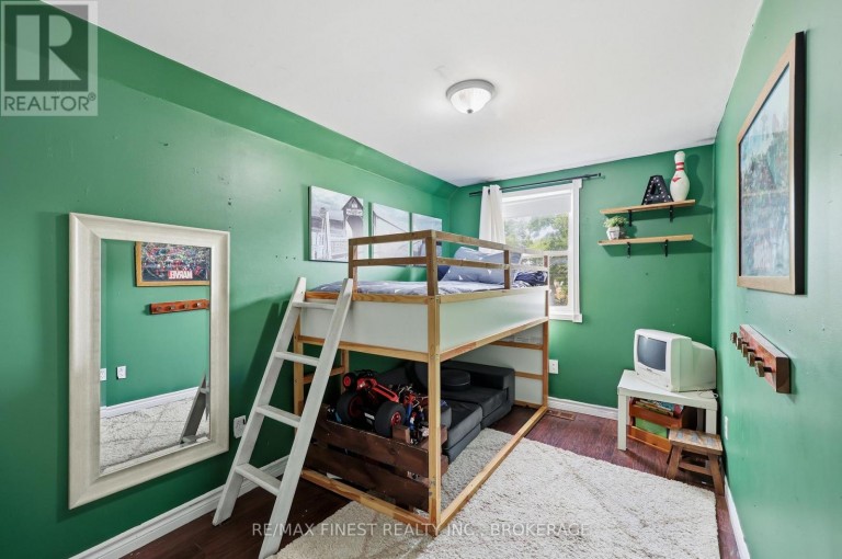 348 CHARLES STREET N, Gananoque, Ontario, K7G1V4