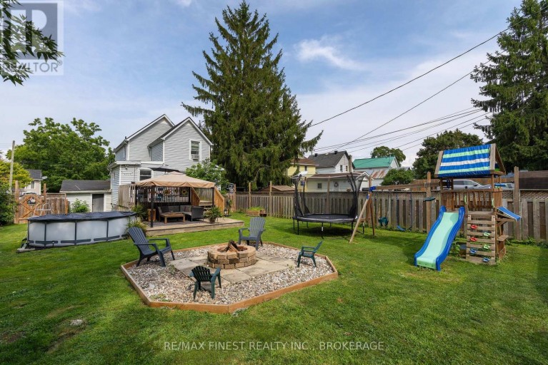 348 CHARLES STREET N, Gananoque, Ontario, K7G1V4