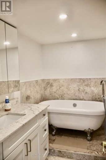 802 - 3233 EGLINTON AVENUE E, Toronto (Scarborough Village), Ontario, M1J3N6