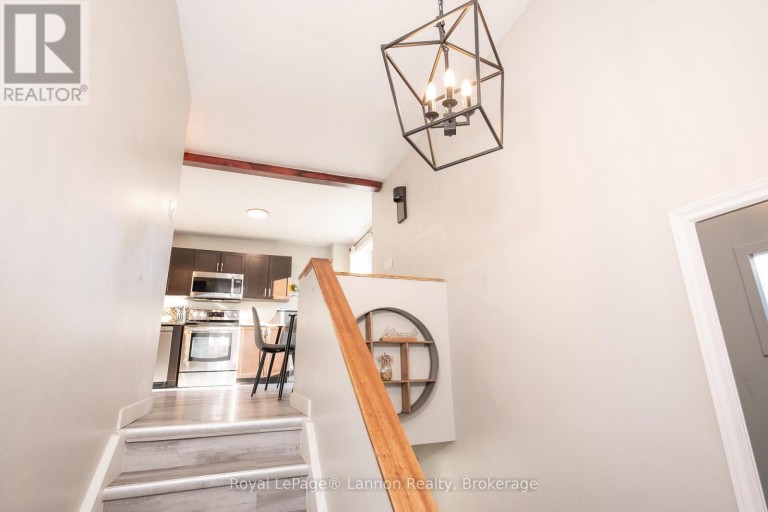 550 LANARK CRESCENT, Thunder Bay (County Park), Ontario, P7A7V6