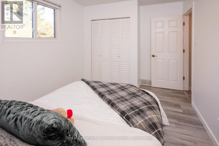 550 LANARK CRESCENT, Thunder Bay (County Park), Ontario, P7A7V6