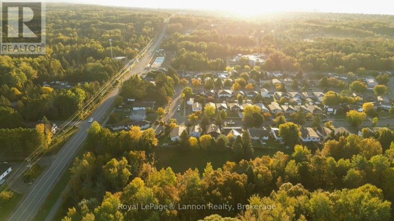 550 LANARK CRESCENT, Thunder Bay (County Park), Ontario, P7A7V6