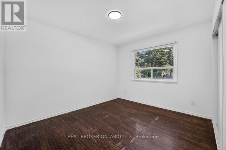 1024 ROOSEVELT ROAD, Mississauga (Lakeview), Ontario, L5G3Y8
