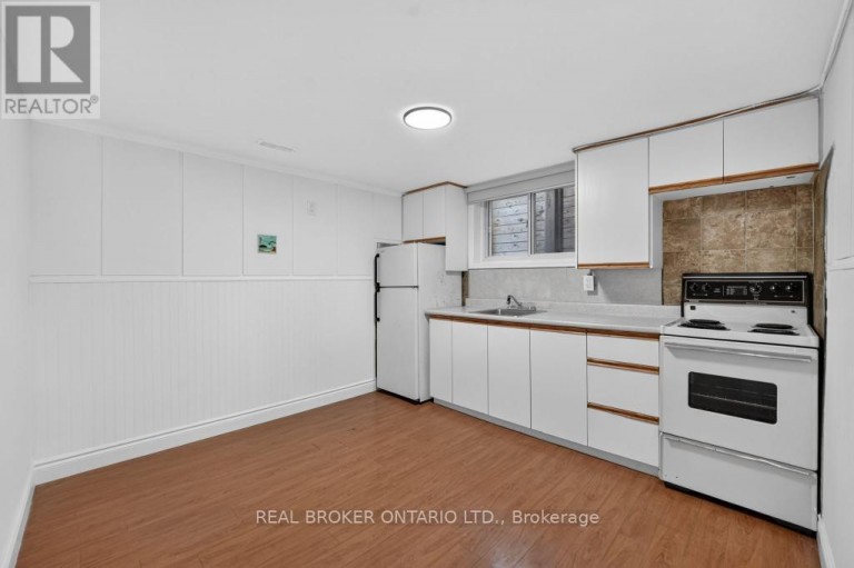 1024 ROOSEVELT ROAD, Mississauga (Lakeview), Ontario, L5G3Y8