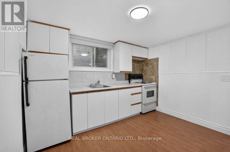 1024 ROOSEVELT ROAD, Mississauga (Lakeview), Ontario, L5G3Y8