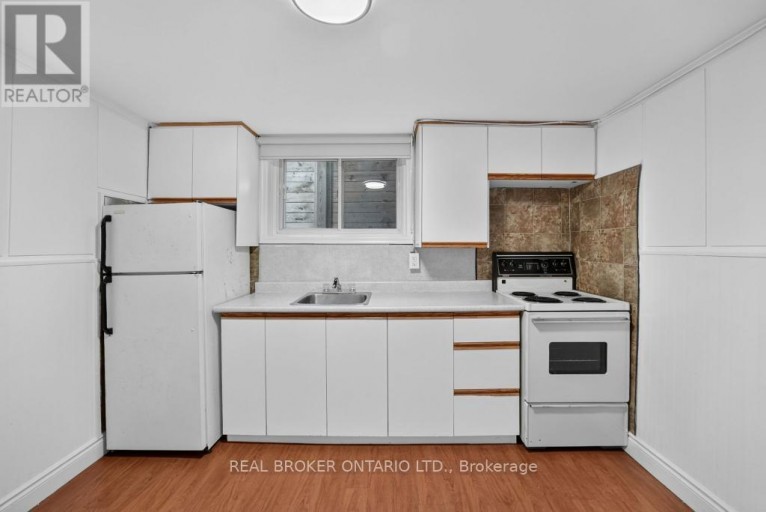 1024 ROOSEVELT ROAD, Mississauga (Lakeview), Ontario, L5G3Y8