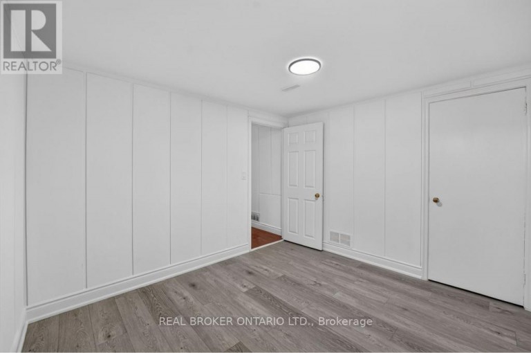 1024 ROOSEVELT ROAD, Mississauga (Lakeview), Ontario, L5G3Y8