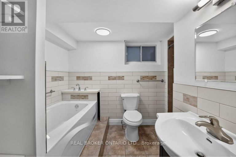 1024 ROOSEVELT ROAD, Mississauga (Lakeview), Ontario, L5G3Y8