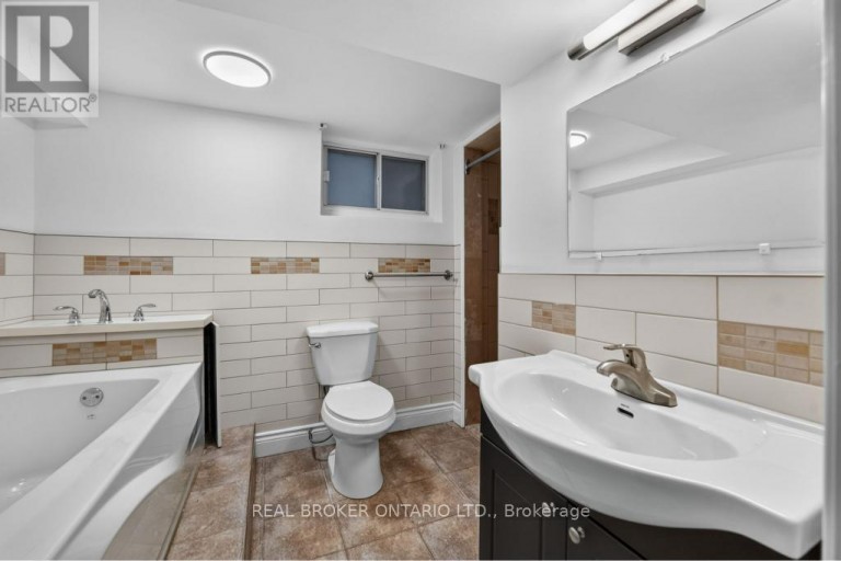 1024 ROOSEVELT ROAD, Mississauga (Lakeview), Ontario, L5G3Y8