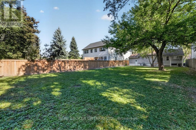 1024 ROOSEVELT ROAD, Mississauga (Lakeview), Ontario, L5G3Y8