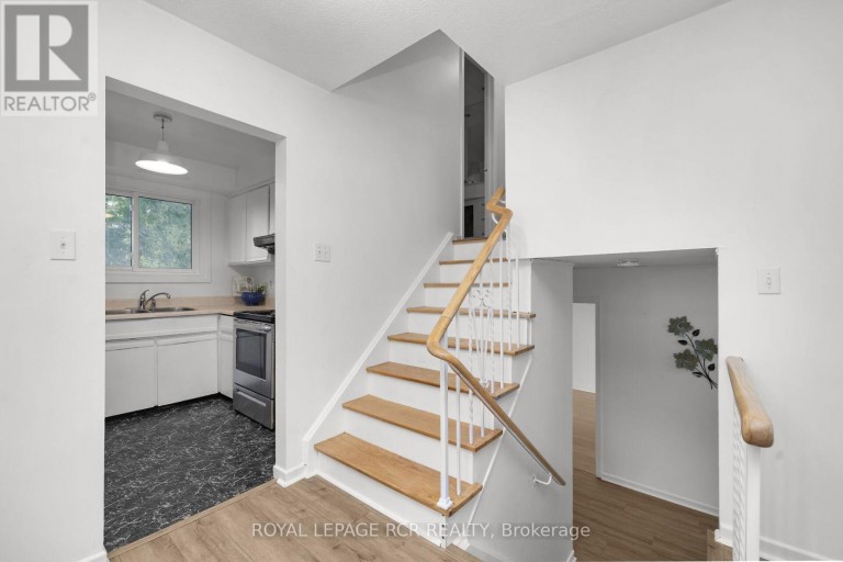 48 ESPLANADE ROAD, Brampton (Southgate), Ontario, L6T2C8
