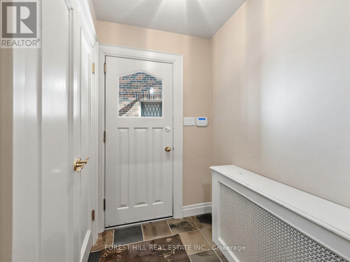 9 ORMSBY CRESCENT, Toronto (Forest Hill South), Ontario, M5P2V2