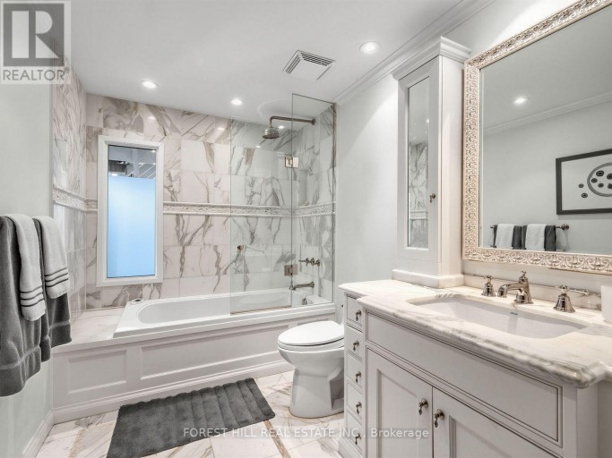 9 ORMSBY CRESCENT, Toronto (Forest Hill South), Ontario, M5P2V2