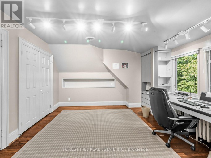 9 ORMSBY CRESCENT, Toronto (Forest Hill South), Ontario, M5P2V2