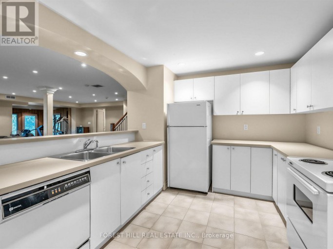 9 ORMSBY CRESCENT, Toronto (Forest Hill South), Ontario, M5P2V2