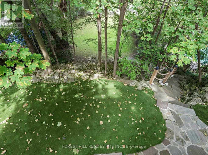 9 ORMSBY CRESCENT, Toronto (Forest Hill South), Ontario, M5P2V2