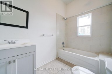 27 JONQUIL CRESCENT Markham (Bullock) Ontario photo 8