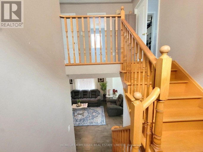 256 MCBRIDE CRESCENT, Newmarket (Summerhill Estates), Ontario, L3X2W4