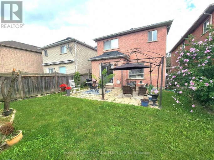 256 MCBRIDE CRESCENT, Newmarket (Summerhill Estates), Ontario, L3X2W4