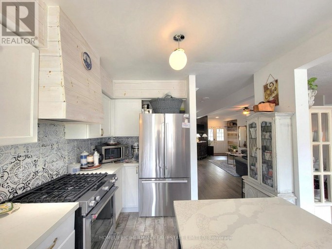 256 MCBRIDE CRESCENT, Newmarket (Summerhill Estates), Ontario, L3X2W4
