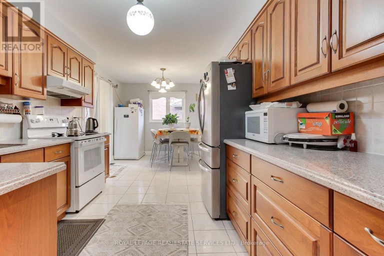 190 BENJAMIN BOAKE TRAIL, Toronto (York University Heights), Ontario, M3J3C4