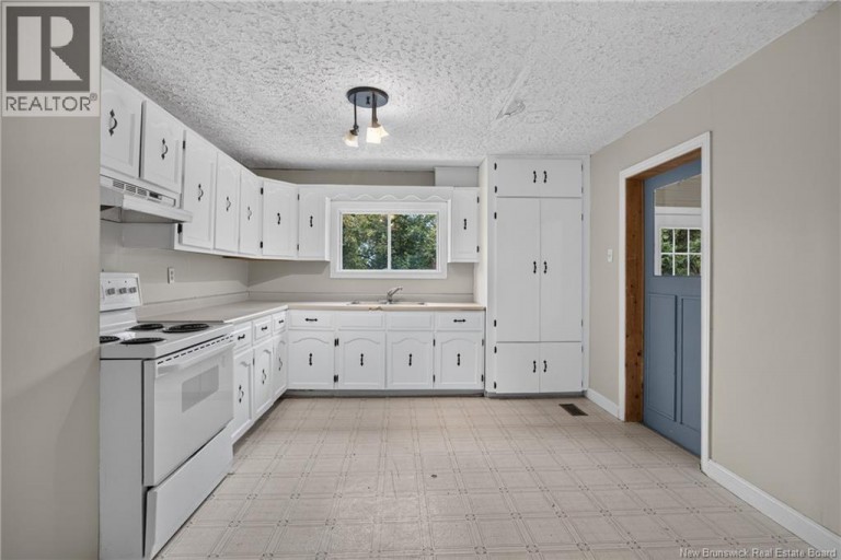 877 Barker Street, Fredericton, New Brunswick, E3A3K4