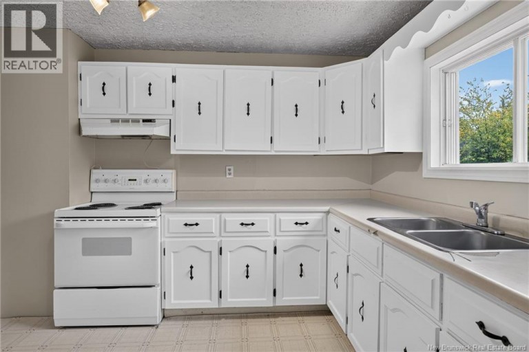 877 Barker Street, Fredericton, New Brunswick, E3A3K4