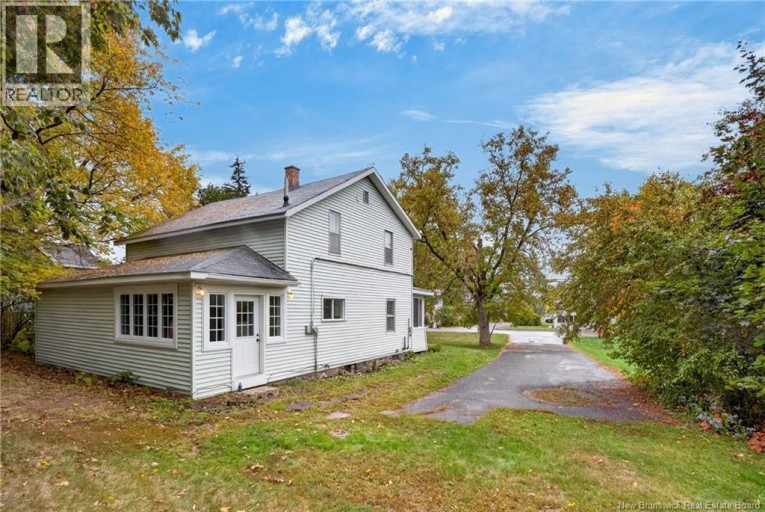 877 Barker Street, Fredericton, New Brunswick, E3A3K4